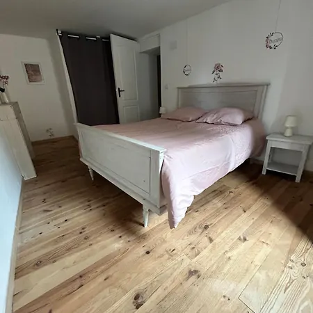 Maison De Village Appartement Pieusse